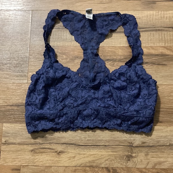 Bralettes - Picture 2 of 4